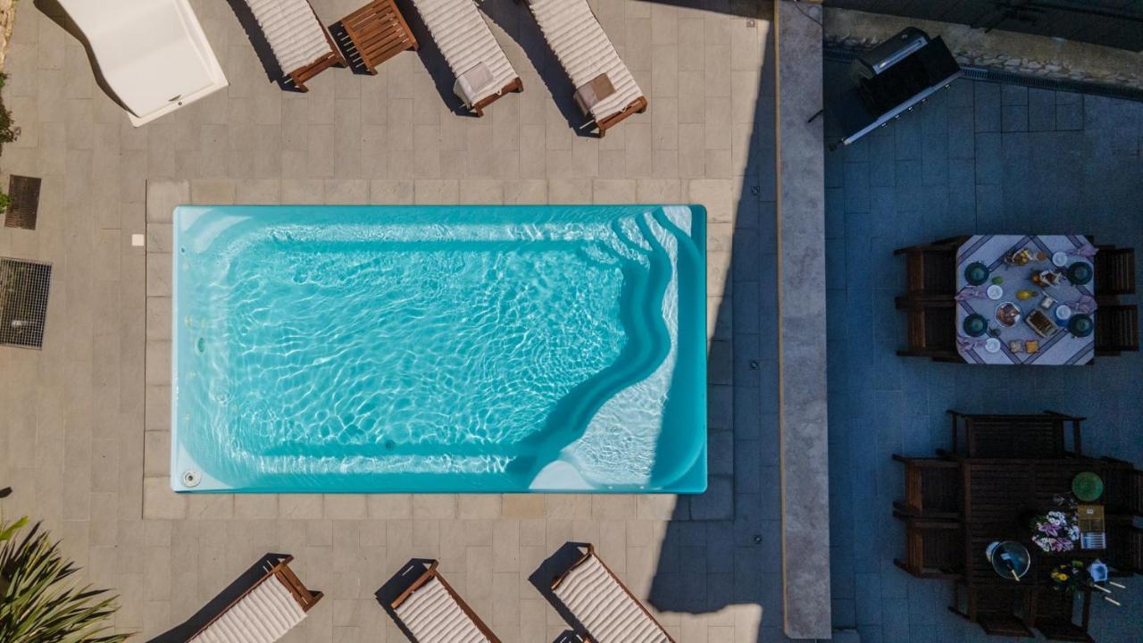 La Maison De Livia, Chambres D'Hotes, Piscine Chauffee, Proche Uzes, Nimes, Ales Sauzet  Exterior foto